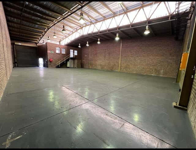399M² WAREHOUSE TO LET IN STRIJDOMPARK